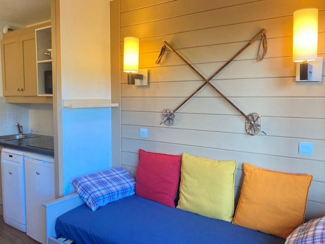 Cozy Studio Cabin for 4 | South-West Balcony | Near Lifts & Shops | Linens & Cleaning Included FR-1-634-34 - Avoriaz