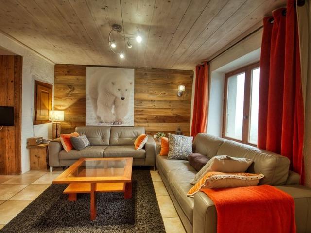 Renovated Farmhouse in Morillon - Sauna, Terrace, 3 Bedrooms FR-1-642-10 - Morillon Village
