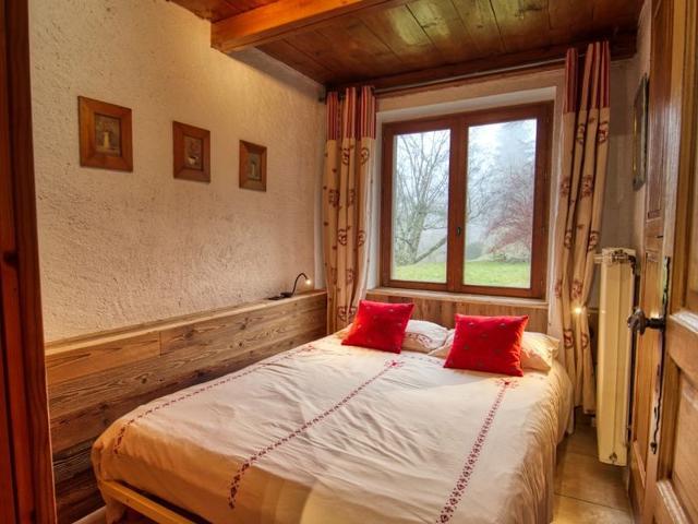 Renovated Farmhouse in Morillon - Sauna, Terrace, 3 Bedrooms FR-1-642-10 - Morillon Village