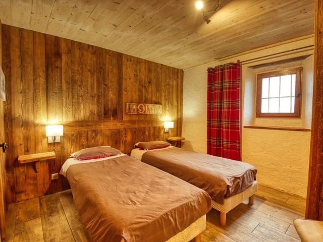 Renovated Farmhouse in Morillon - Sauna, Terrace, 3 Bedrooms FR-1-642-10 - Morillon Village