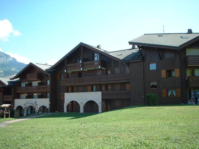 Cozy 1-Bedroom Apartment with Mountain Nook, Terrace, Ski-in/Ski-out Access, Sleeps 4 FR-1-642-50 - Morillon Village
