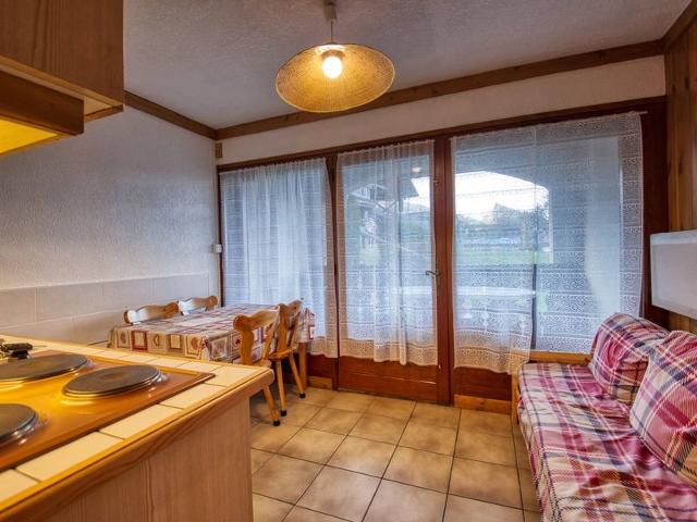Cozy 1-Bedroom Apartment with Mountain Nook, Terrace, Ski-in/Ski-out Access, Sleeps 4 FR-1-642-50 - Morillon Village