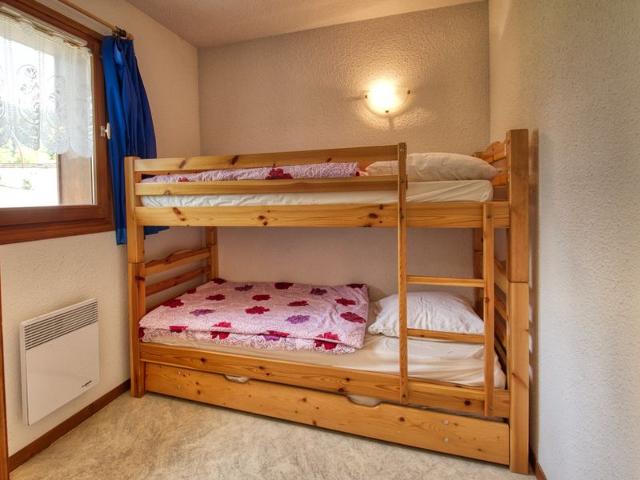 Ski-In/Ski-Out: Cosy Apartment for 6 with Balcony near Children's Area FR-1-642-24 - Morillon 1100 Les Esserts