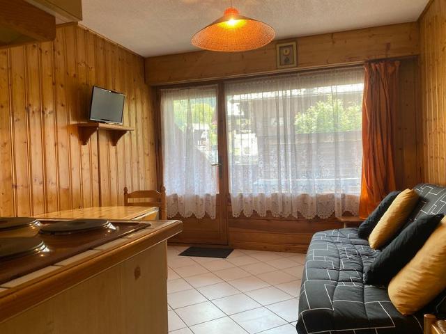 Cozy Apartment for 4 in Central Morillon, Mountain Views, Terrace FR-1-642-52 - Morillon Village