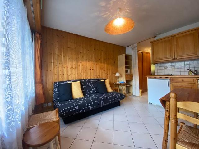Cozy Apartment for 4 in Central Morillon, Mountain Views, Terrace FR-1-642-52 - Morillon Village