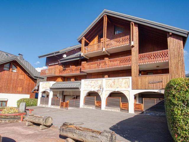 Cozy Apartment for 4 in Central Morillon, Mountain Views, Terrace FR-1-642-52 - Morillon Village