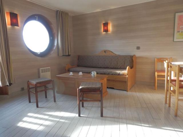 Ski-in/Ski-out Modern Apartment for 8 with Mountain Views, Near Shops & Restaurants FR-1-634-9 - Avoriaz