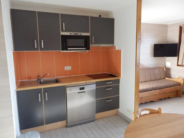 Ski-in/Ski-out Modern Apartment for 8 with Mountain Views, Near Shops & Restaurants FR-1-634-9 - Avoriaz