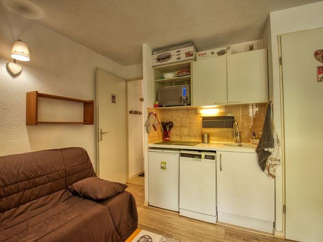 Charming 1-Bedroom Apartment with Mountain Corner, Ski Access, and West-Facing Balcony FR-1-642-45 - Morillon 1100 Les Esserts