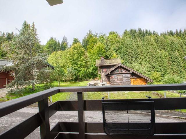 Charming 1-Bedroom Apartment with Mountain Corner, Ski Access, and West-Facing Balcony FR-1-642-45 - Morillon 1100 Les Esserts
