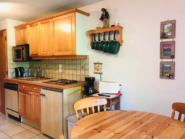 Cozy apartment with balcony, parking, and pets allowed FR-1-629-90 - Morillon Village