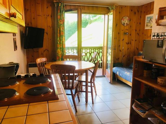 Cozy apartment with balcony, parking, and pets allowed FR-1-629-90 - Morillon Village
