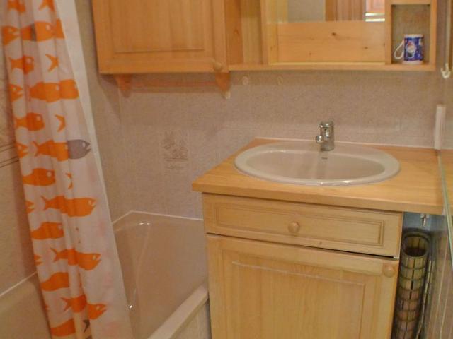 Cozy apartment with balcony, parking, and pets allowed FR-1-629-90 - Morillon Village