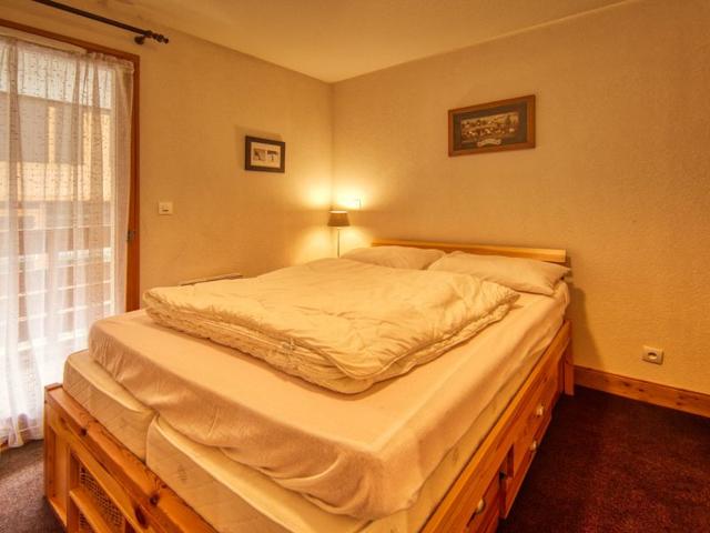 Spacious 4-Bedroom Mountain Apartment, Ski-In/Ski-Out, Sleeps 10 FR-1-642-4 - Morillon 1100 Les Esserts