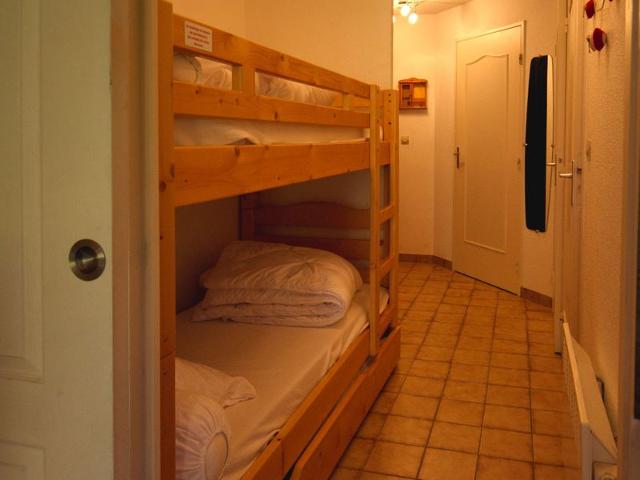 Charming Ground-Floor Apartment for 4, Near Ski Lift and Shops in Morillon FR-1-642-43 - Morillon Village