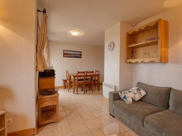 Charming 6-7 pers. apt at the foot of the slopes with balcony and parking in Morillon 1100 FR-1-642-44 - Morillon 1100 Les Esserts