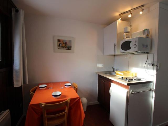 Cozy Apartment for 3 in Avoriaz - Village des Dromonts - Ski-in/Ski-out - Modern Amenities FR-1-633-40 - Avoriaz