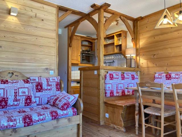 Central Location - Cozy 2-Room Chalet Apartment for 6 with Mountain Views FR-1-634-14 - Avoriaz