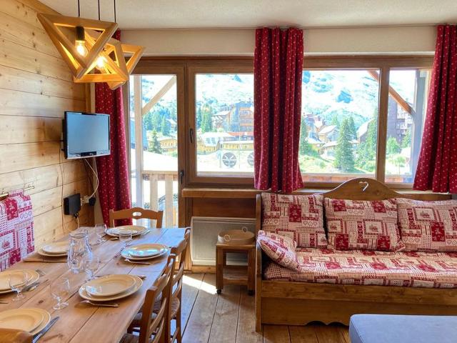 Central Location - Cozy 2-Room Chalet Apartment for 6 with Mountain Views FR-1-634-14 - Avoriaz
