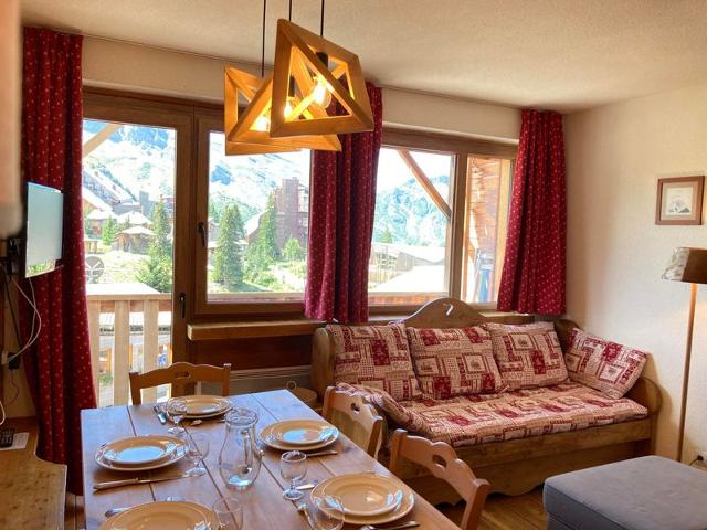 Central Location - Cozy 2-Room Chalet Apartment for 6 with Mountain Views FR-1-634-14 - Avoriaz