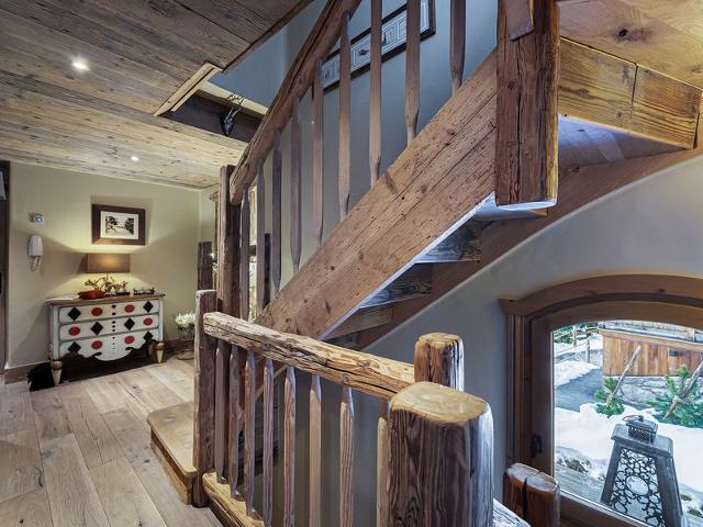Charming 5-Bedroom Chalet with Jacuzzi & Sauna in Central Courchevel Location FR-1-613A-14 - Courchevel 1550