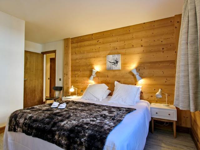 Luxury Courchevel 1850 Apartment: 2 BR, Ski Lockers, Parking, Concierge Services FR-1-613A-7 - Courchevel 1850