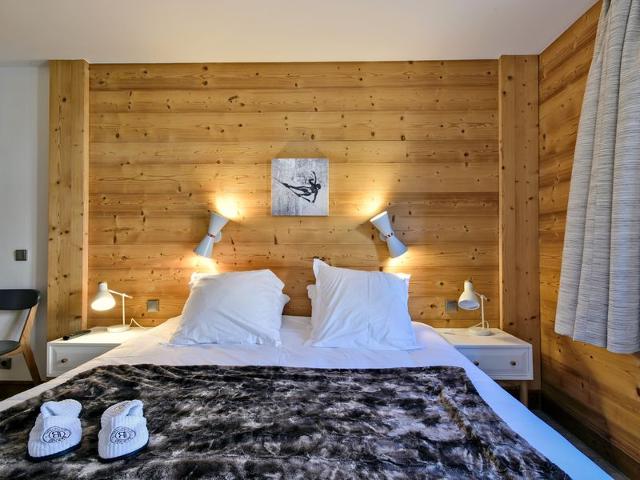 Luxury Courchevel 1850 Apartment: 2 BR, Ski Lockers, Parking, Concierge Services FR-1-613A-7 - Courchevel 1850