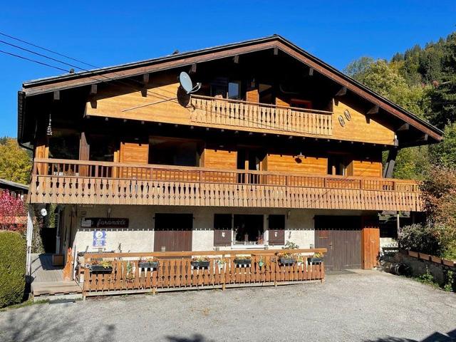 Attic Apartment 3 Rooms 74m², South Balcony, Private Parking, Wifi FR-1-459-183 - La Clusaz