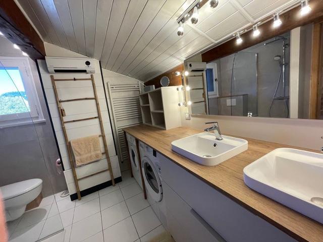 Attic Apartment 3 Rooms 74m², South Balcony, Private Parking, Wifi FR-1-459-183 - La Clusaz