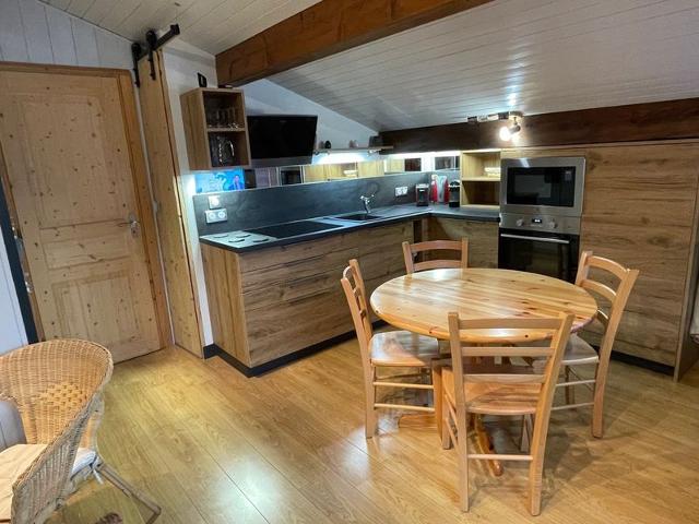Attic Apartment 3 Rooms 74m², South Balcony, Private Parking, Wifi FR-1-459-183 - La Clusaz