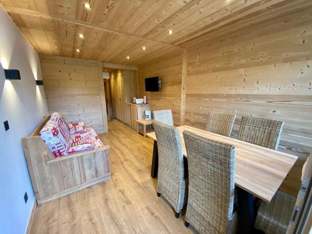 Spacious Apartment for 8 in La Clusaz Village Center, Stunning Views, Close to Aquatic Center FR-1-459-15 - La Clusaz