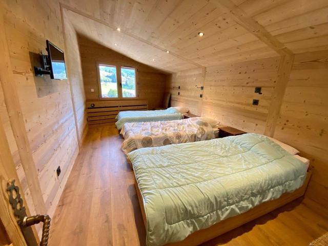 Spacious Apartment for 8 in La Clusaz Village Center, Stunning Views, Close to Aquatic Center FR-1-459-15 - La Clusaz