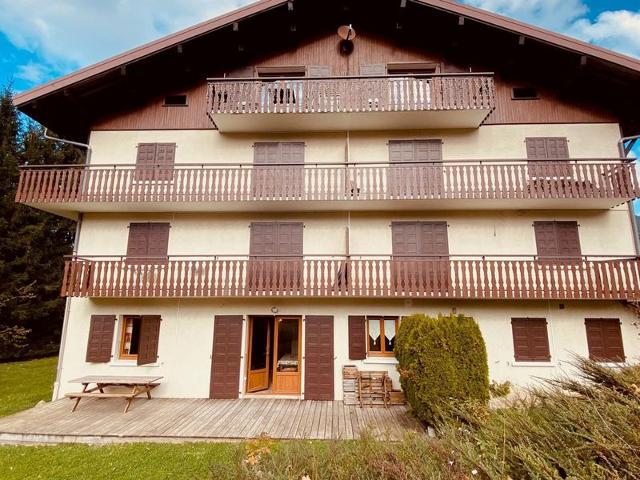 Renovated apartment near slopes with terrace and parking, 3 br, 8 ppl FR-1-459-185 - La Clusaz