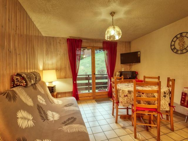 Charming Renovated Apartment Near Village Center, Sleeps Up to 6, Mountain Views FR-1-642-59 - Morillon Village