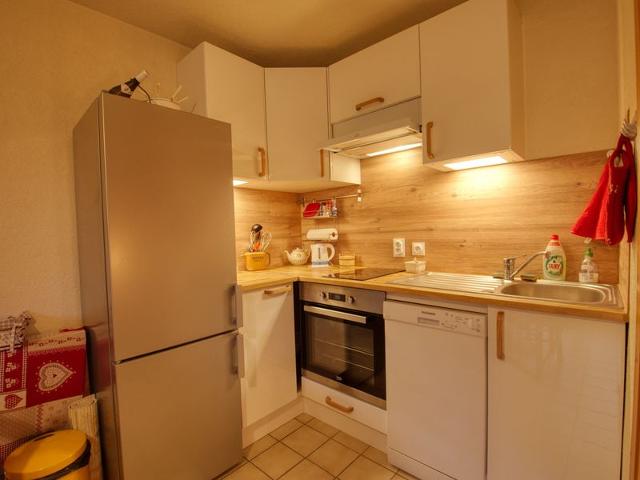 Charming Renovated Apartment Near Village Center, Sleeps Up to 6, Mountain Views FR-1-642-59 - Morillon Village