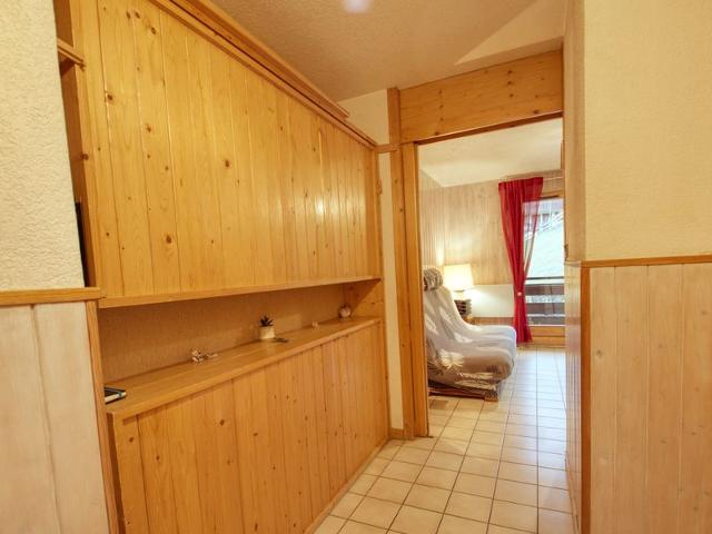 Charming Renovated Apartment Near Village Center, Sleeps Up to 6, Mountain Views FR-1-642-59 - Morillon Village