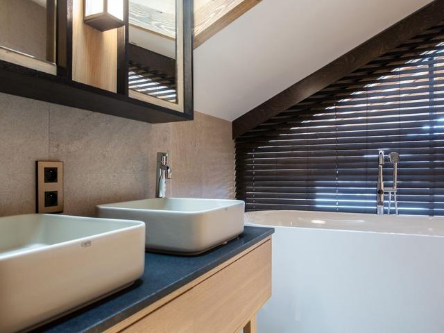 Luxury Penthouse Chalet in Méribel - Concierge, Spa, Parking FR-1-613-41 - Méribel Altiport 1700