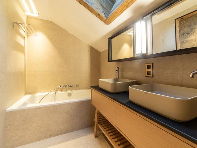 Luxury Penthouse Chalet in Méribel - Concierge, Spa, Parking FR-1-613-41 - Méribel Altiport 1700
