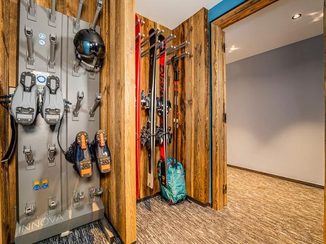 Ski-in/Ski-out Apartment with SPA, Concierge, and Stunning Balcony FR-1-613-54 - Méribel Altiport 1700