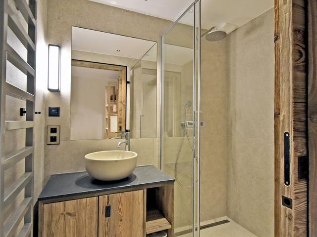 Ski-in/Ski-out Apartment with SPA, Concierge, and Stunning Balcony FR-1-613-54 - Méribel Altiport 1700
