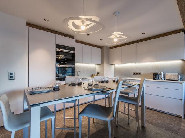 Ski-in/Ski-out Apartment with SPA, Concierge, and Stunning Balcony FR-1-613-54 - Méribel Altiport 1700