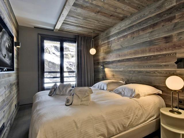 Luxury Ski-In/Ski-Out Apartment with Balcony, Fireplace, and Covered Parking FR-1-613-62 - Méribel Les Allues 1200