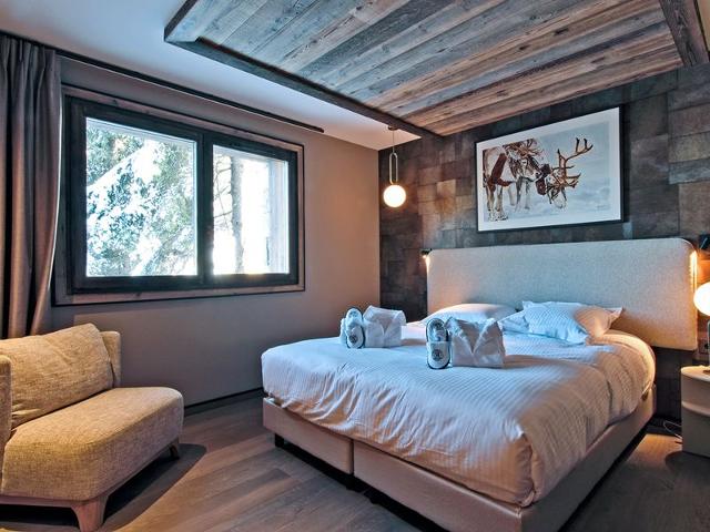 Luxury Ski-In/Ski-Out Apartment with Balcony, Fireplace, and Covered Parking FR-1-613-62 - Méribel Les Allues 1200