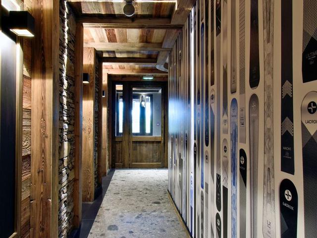 Luxury Ski-In/Ski-Out Apartment with Balcony, Fireplace, and Covered Parking FR-1-613-62 - Méribel Les Allues 1200