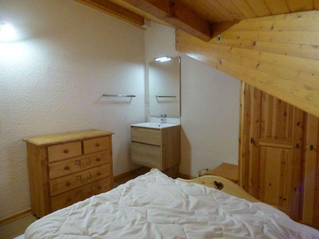 Charming 2-Room Mezzanine Apt in Grand-Bornand Village, Sleeps 4, Balcony, Steps from Ski Lifts FR-1-458-155 - Le Grand Bornand
