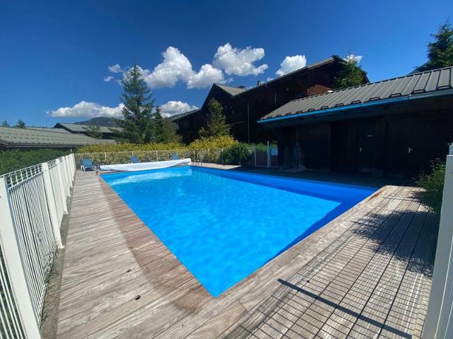 Quiet apartment in Samoëns with pool FR-1-624-101 - Samoëns