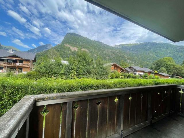 Quiet apartment in Samoëns with pool FR-1-624-101 - Samoëns