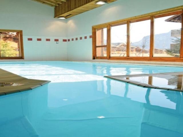 Quiet apartment in Samoëns with pool FR-1-624-101 - Samoëns