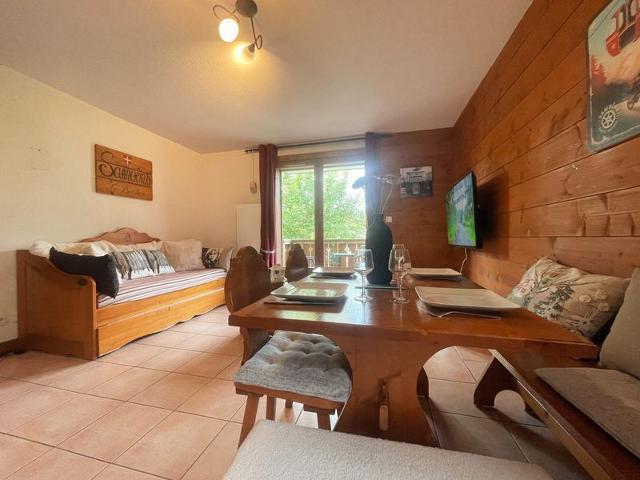 Quiet apartment in Samoëns with pool FR-1-624-101 - Samoëns