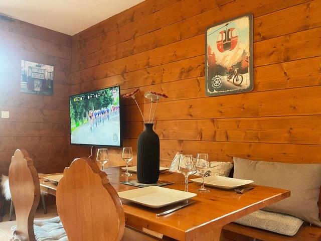 Quiet apartment in Samoëns with pool FR-1-624-101 - Samoëns